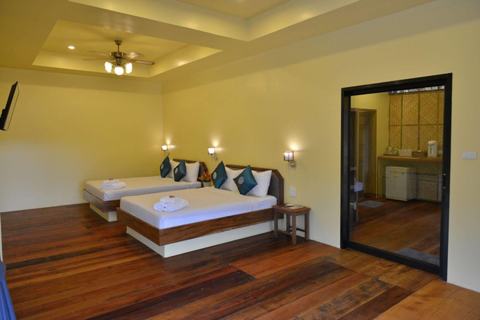 Boutique Raft Resort Ban Huai Maenam Noi Exteriör bild